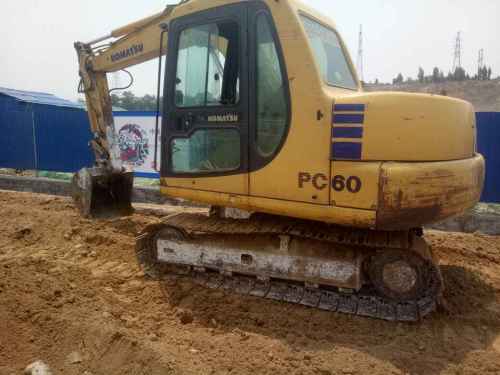 山东出售转让二手8000小时2011年小松PC60挖掘机