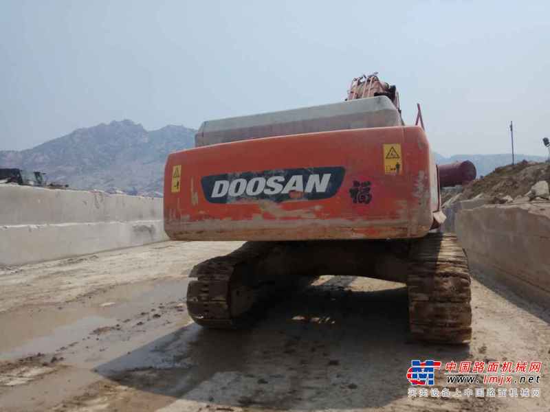 山东出售转让二手11000小时2011年斗山DH370LC挖掘机