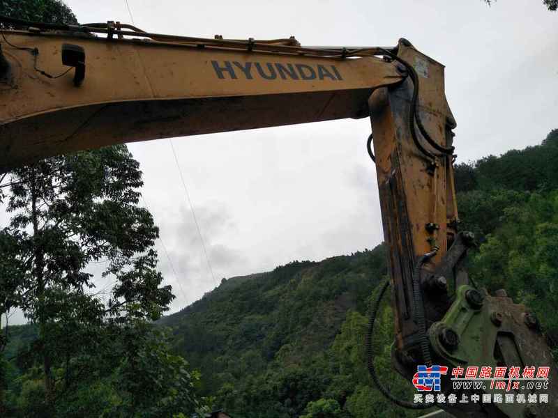 重庆出售转让二手7800小时2011年现代R305LC挖掘机