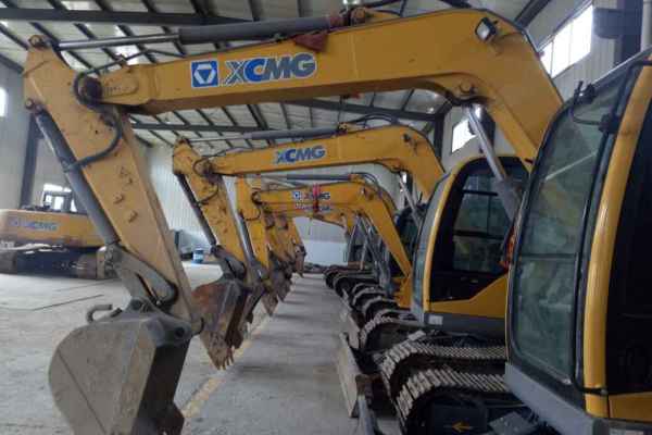 宁夏出售转让二手4000小时2015年徐工XE80C挖掘机