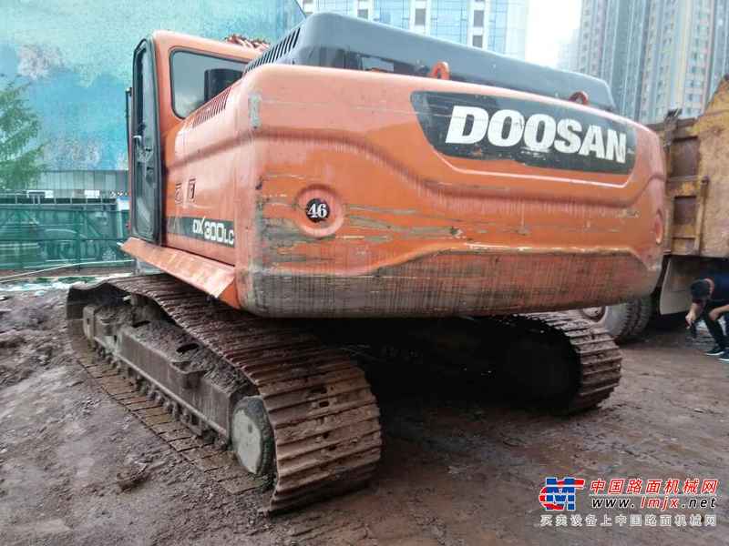 重庆出售转让二手5677小时2011年斗山DX260LC挖掘机