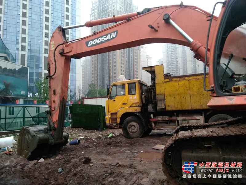 重庆出售转让二手5677小时2011年斗山DX260LC挖掘机