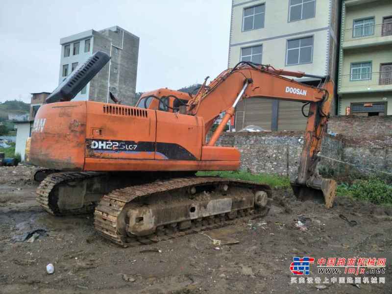 云南出售转让二手15000小时2007年斗山DH225挖掘机