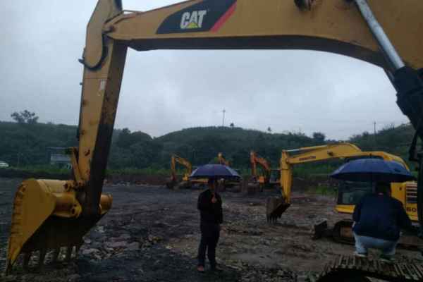 重庆出售转让二手9000小时2010年卡特彼勒320D挖掘机