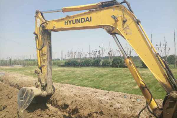 山东出售转让二手17000小时2008年现代R60挖掘机