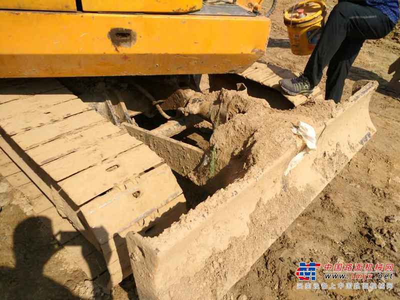 山东出售转让二手4600小时2011年福田雷沃FR60挖掘机