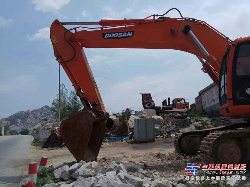 山东出售转让二手10100小时2009年斗山DH370LC挖掘机