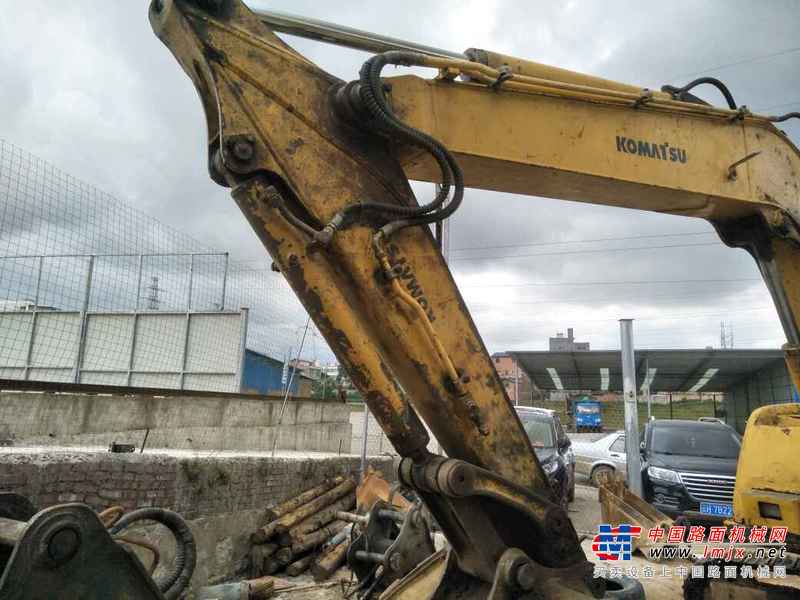 云南出售转让二手12000小时2006年小松PC60挖掘机