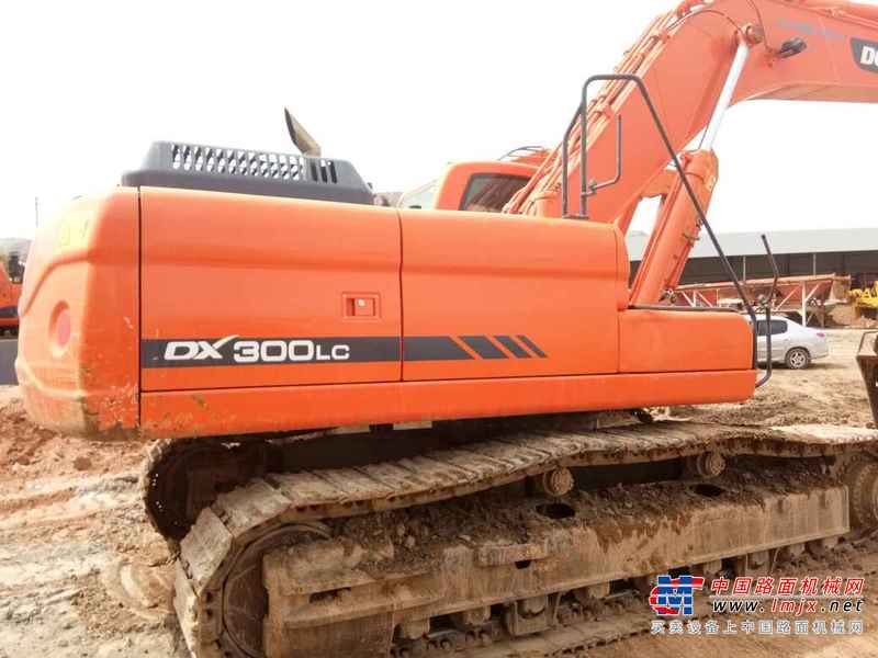 甘肃出售转让二手2600小时2014年斗山DX300LC挖掘机