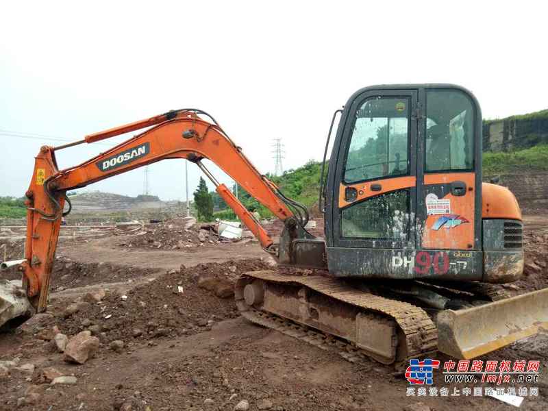四川出售转让二手8600小时2011年斗山DH60挖掘机