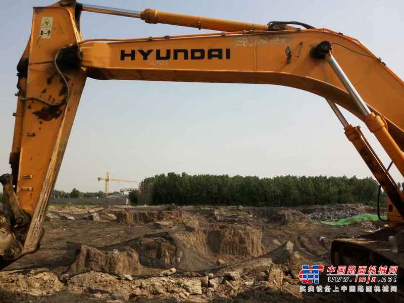 河北出售转让二手9000小时2009年现代R305LC挖掘机