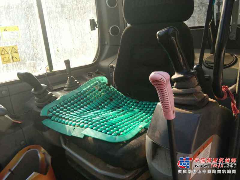 河南出售转让二手5000小时2011年龙工LG6060挖掘机