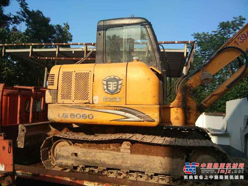 河南出售转让二手5000小时2011年龙工LG6060挖掘机