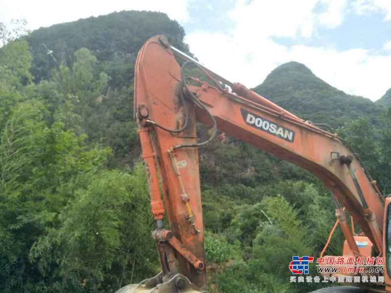 云南出售转让二手18000小时2005年大宇DH220LC挖掘机