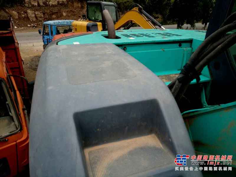 山西出售转让二手2600小时2006年神钢SK135SR挖掘机
