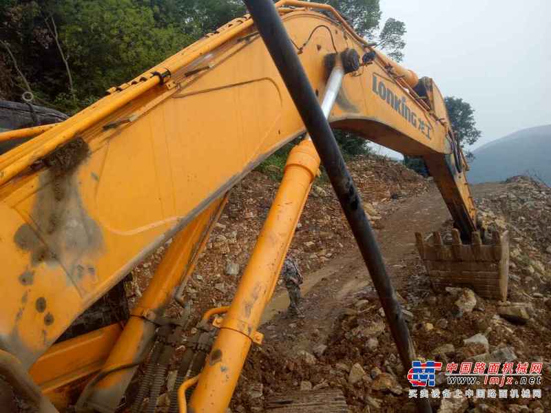 江西出售转让二手4700小时2012年龙工LG6360挖掘机