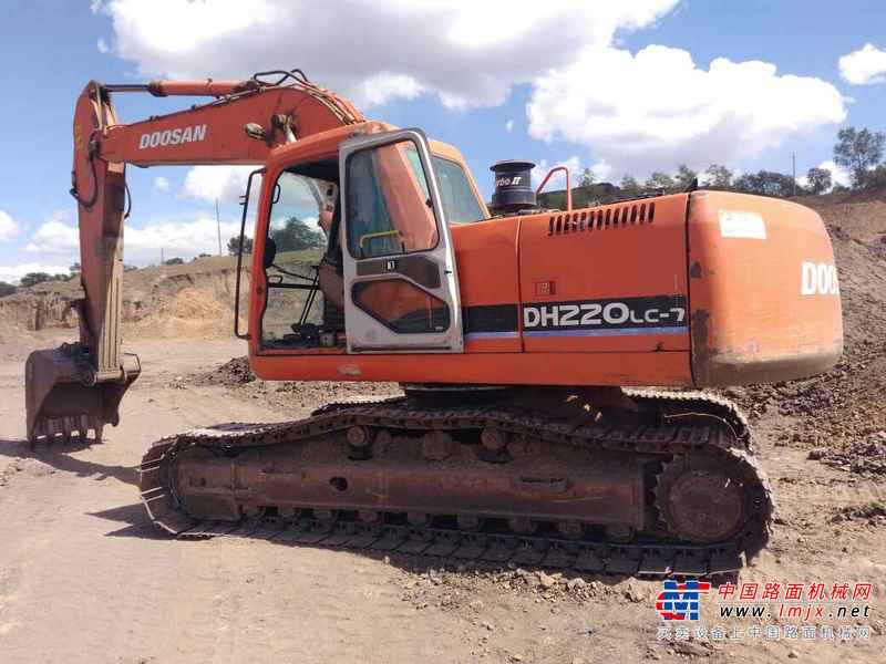 内蒙古出售转让二手15000小时2008年斗山DH220LC挖掘机