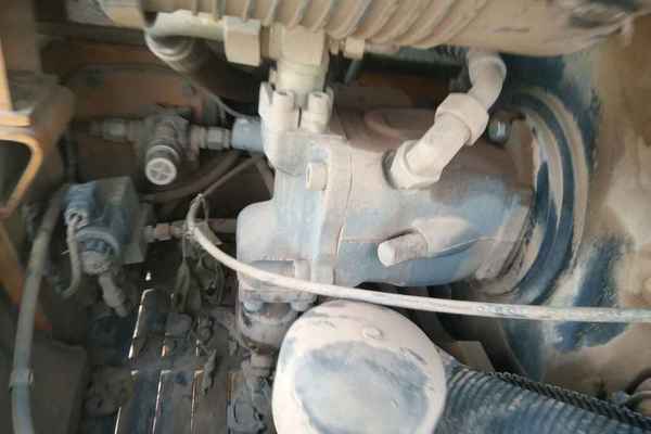 辽宁出售转让二手8000小时2010年福田雷沃FR65V8挖掘机