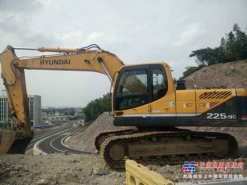安徽出售转让二手9580小时2011年现代R225LC挖掘机