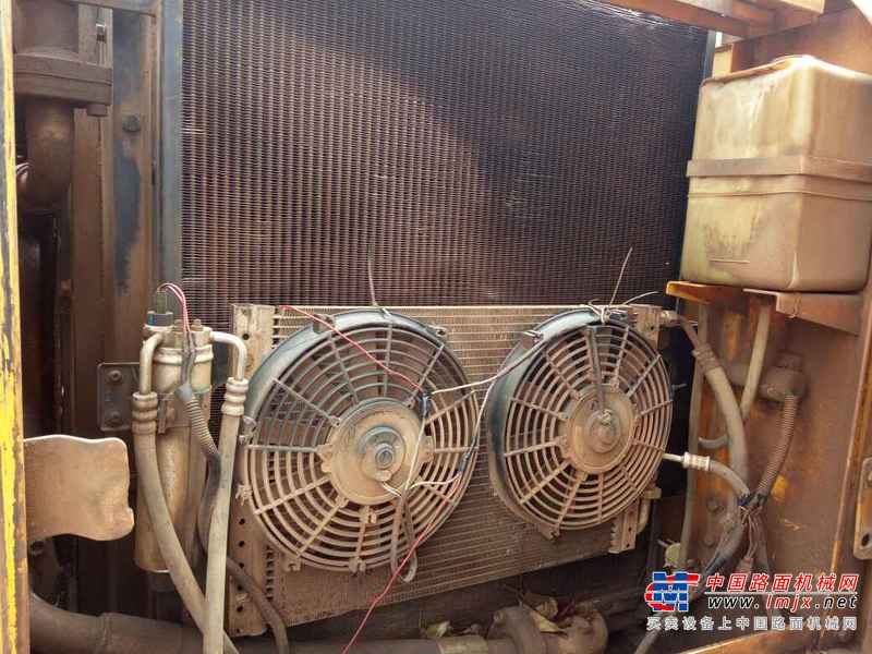 江西出售转让二手15000小时2006年现代R215挖掘机