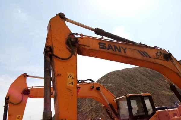 甘肃出售转让二手10000小时2010年三一重工SY215C挖掘机