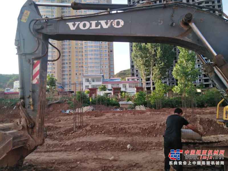 河南出售转让二手12000小时2009年沃尔沃EC210B挖掘机