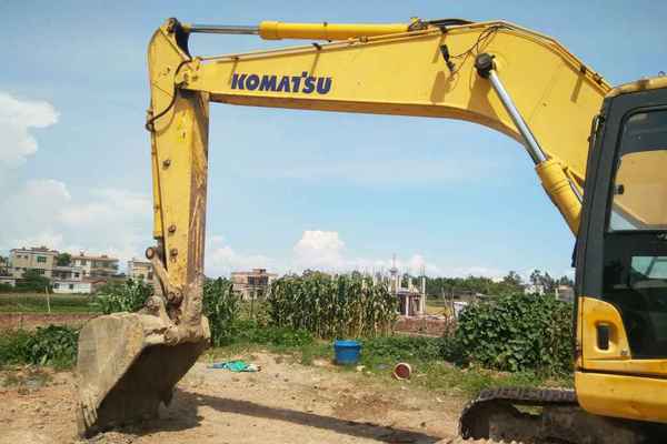 广西出售转让二手8953小时2008年小松PC220挖掘机