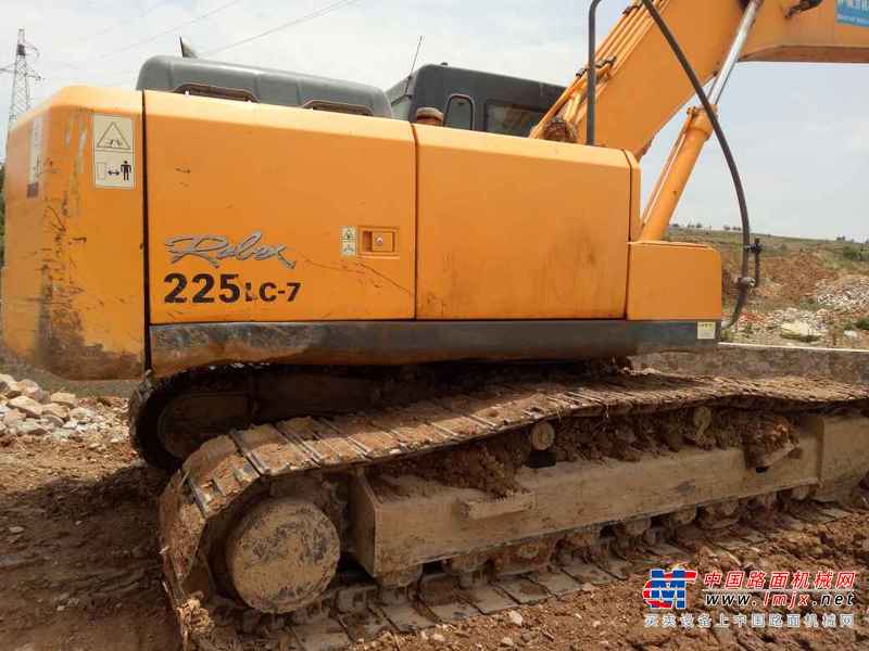 云南出售转让二手7368小时2011年现代R225LC挖掘机