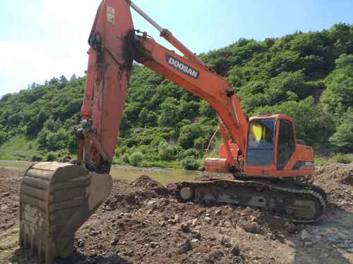 吉林出售转让二手12000小时2010年斗山DH225挖掘机
