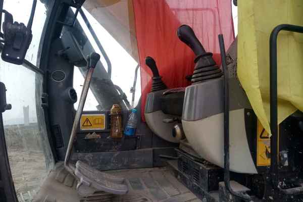 山西出售转让二手7500小时2011年JCBJS220LC挖掘机