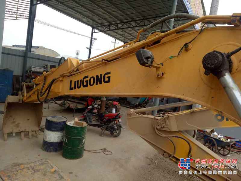 陕西出售转让二手6000小时2010年柳工CLG915C挖掘机