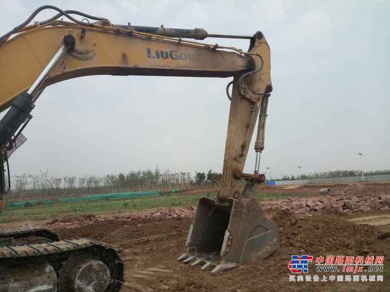 山东出售转让二手8000小时2013年柳工CLG933E挖掘机
