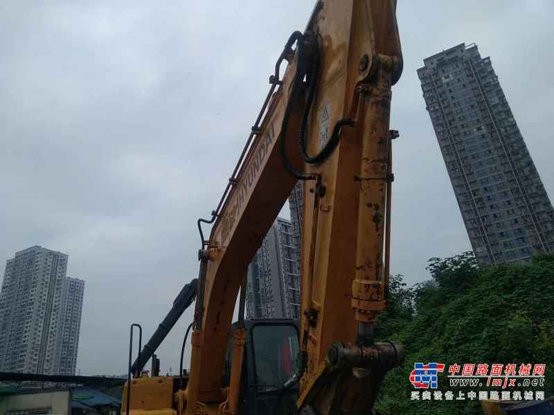 重庆出售转让二手12000小时2009年现代R225挖掘机