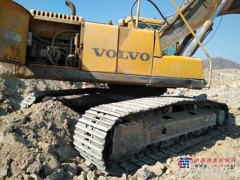 河南出售转让二手8000小时2011年沃尔沃EC240B挖掘机