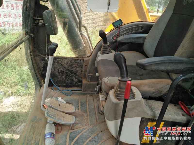 河南出售转让二手7000小时2010年JCBJS220LC挖掘机