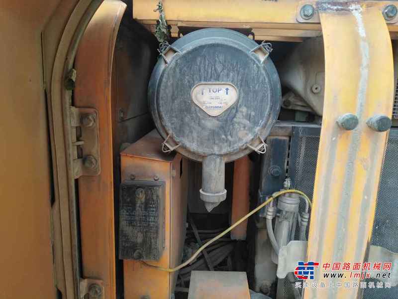 河南出售转让二手8000小时2011年现代R225LC挖掘机