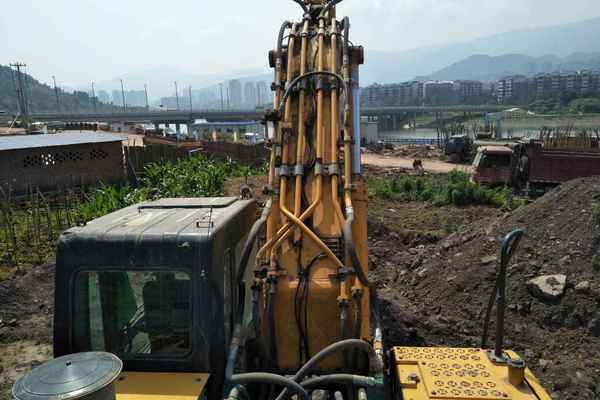 重庆出售转让二手7000小时2009年现代R455LC挖掘机