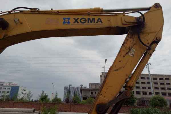 四川出售转让二手11000小时2010年厦工XG833挖掘机