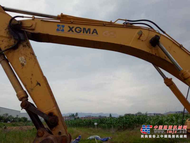四川出售转让二手11000小时2010年厦工XG833挖掘机