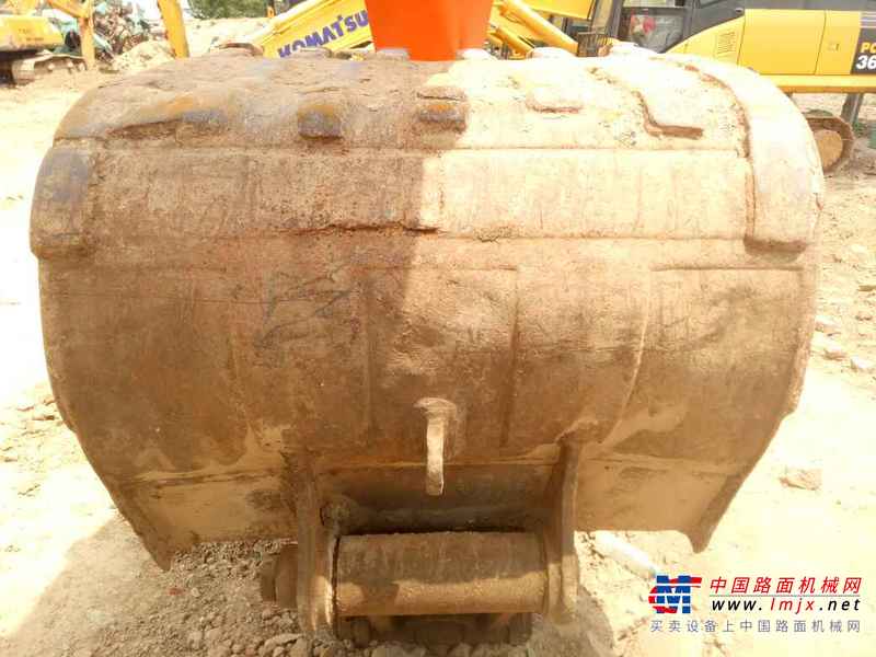 河南出售转让二手5000小时2014年日立ZX240LC挖掘机
