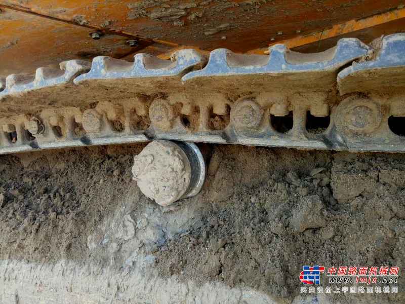河南出售转让二手7000小时2013年龙工LG6220D挖掘机