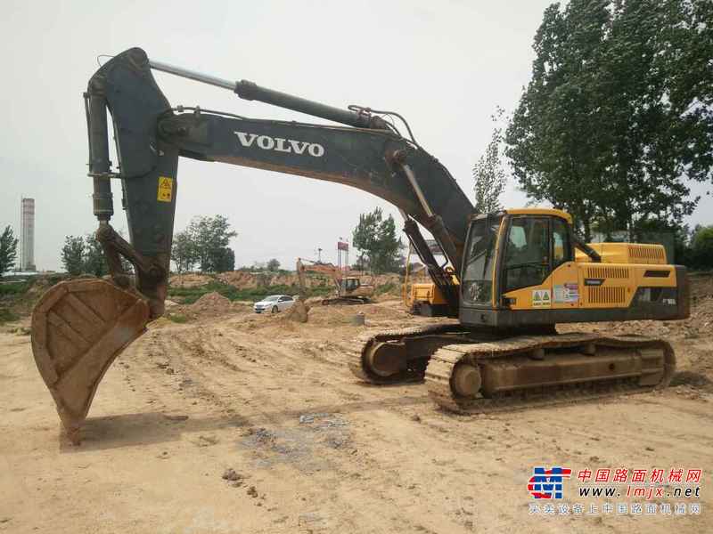 山东出售转让二手7500小时2013年沃尔沃EC480DL挖掘机