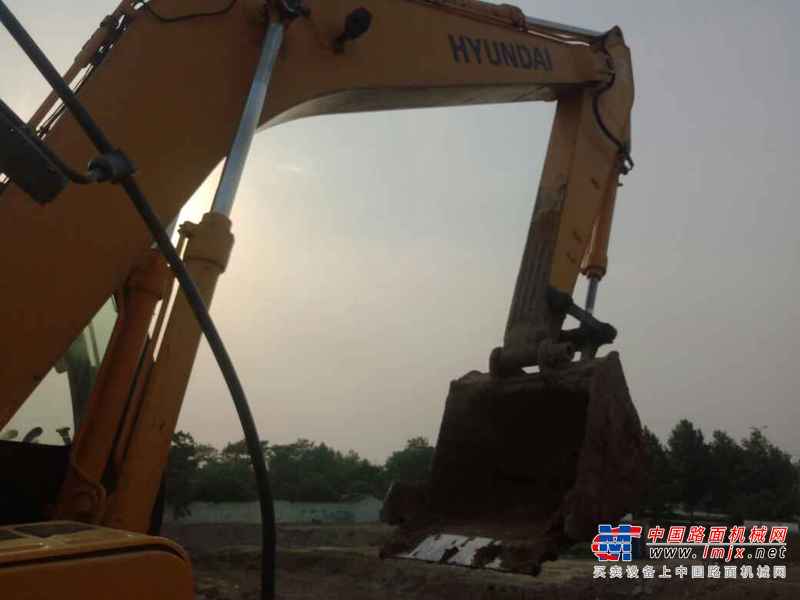 河北出售转让二手8000小时2009年现代R225挖掘机