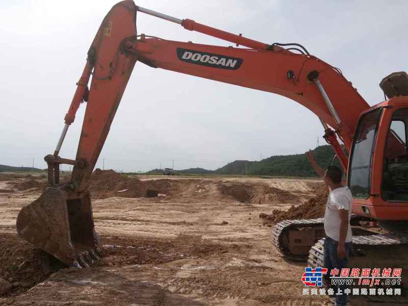 陕西出售转让二手10000小时2010年斗山DH225LC挖掘机