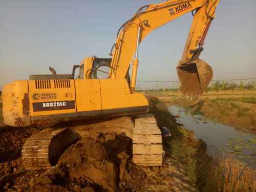 河南出售转让二手6100小时2010年厦工XG822LC挖掘机