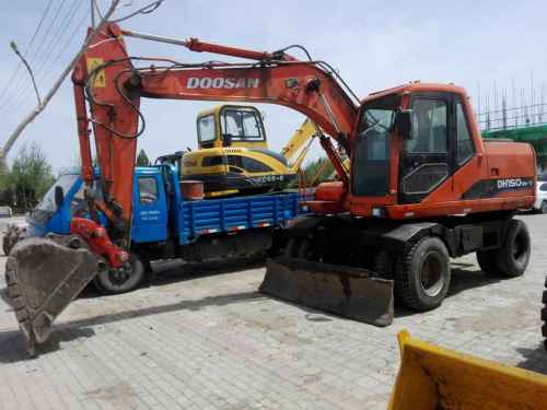 内蒙古出售转让二手10000小时2007年斗山轮挖DH150W挖掘机