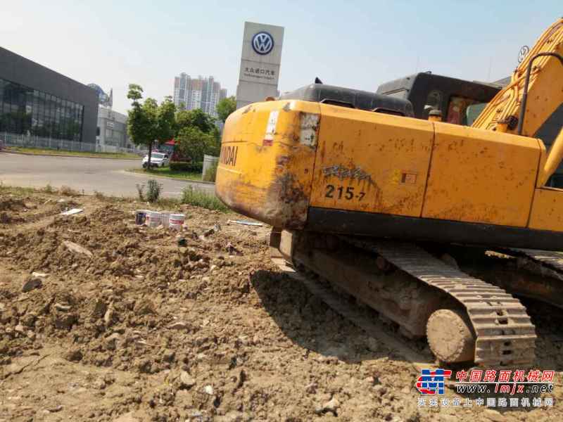 江苏出售转让二手12241小时2010年现代R215挖掘机