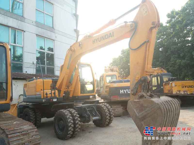 江苏出售转让二手2300小时2014年现代轮挖R150W挖掘机