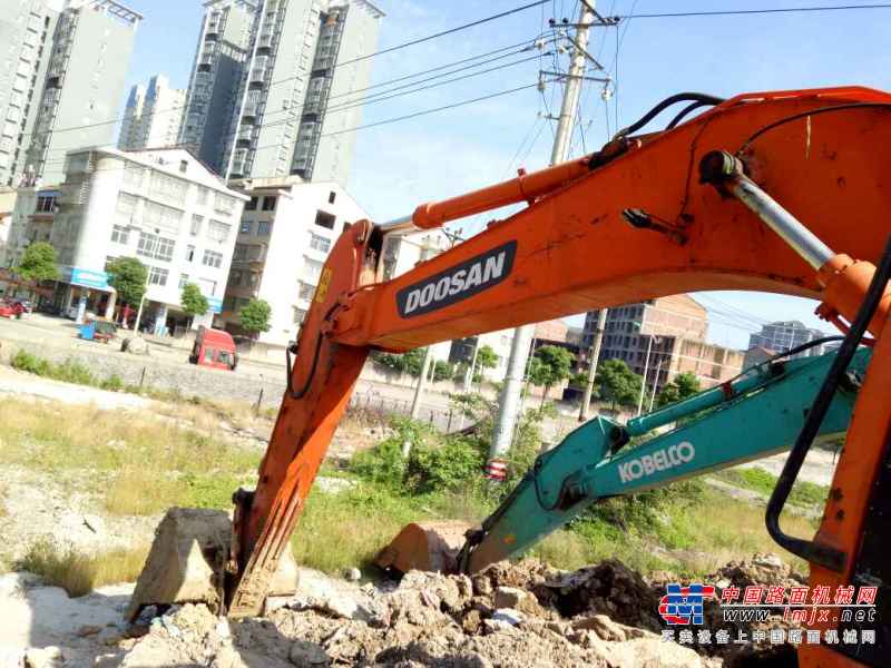 湖南出售转让二手7632小时2011年斗山DH225LC挖掘机