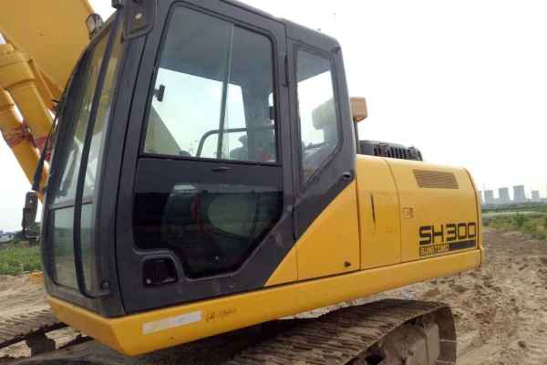 陕西出售转让二手8000小时2011年住友SH240挖掘机